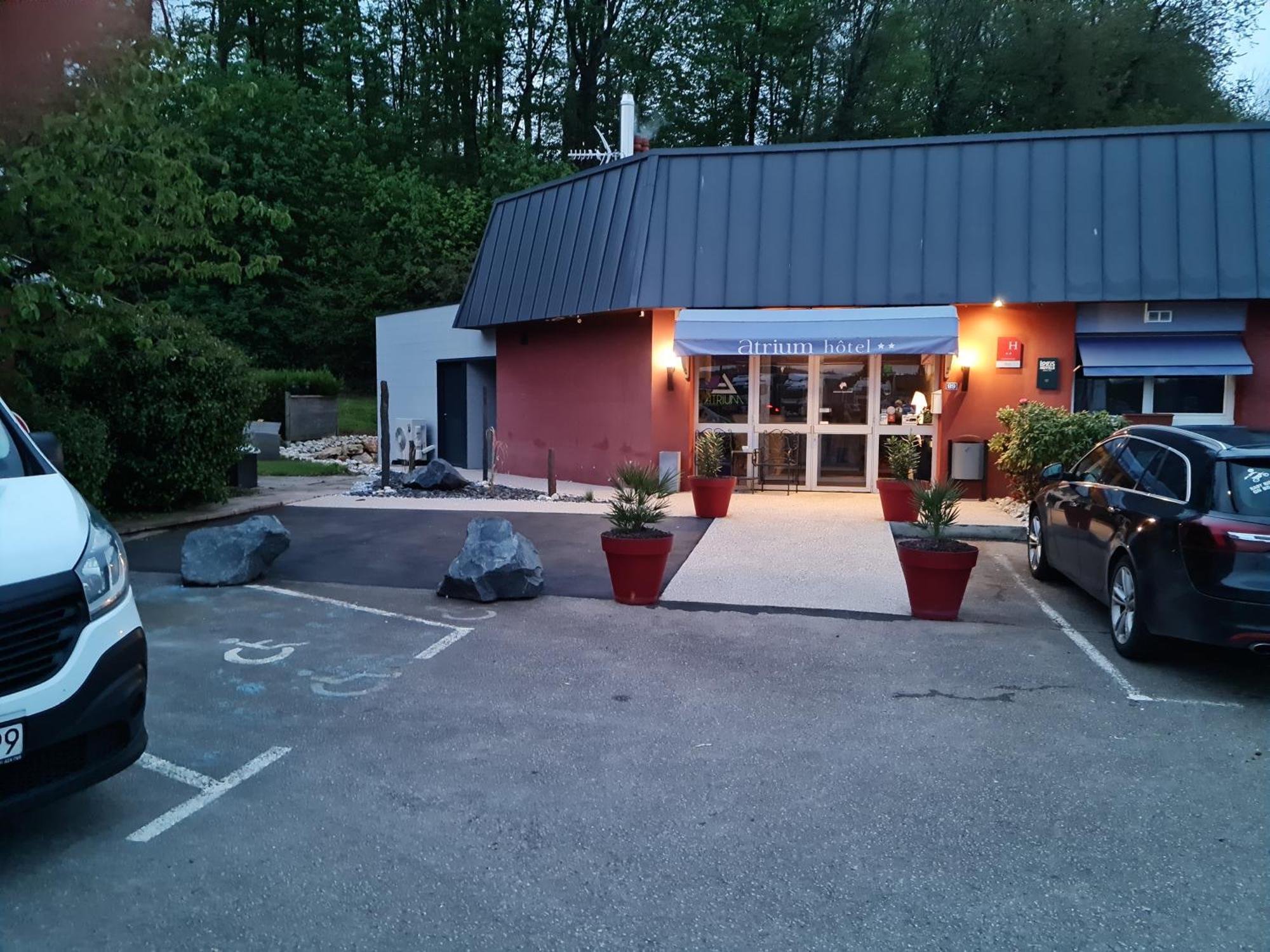 Logis Hotel Atrium Epinal Golbey Chavelot Экстерьер фото